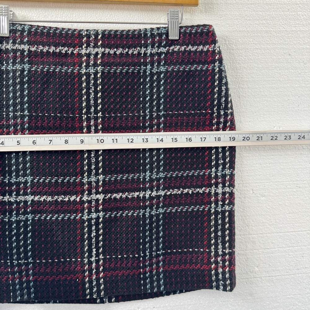 White House Black Market Women Plaid Tweed Mini Skirt 6 Black Red White Holidays - Picture 7 of 13